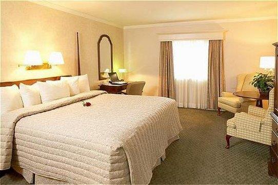 The Inn At Reading Hotel & Conference Center Bilik gambar